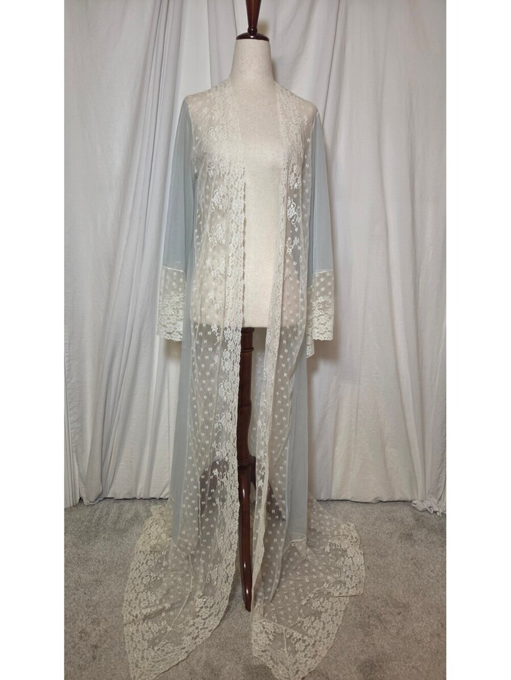 1970s vintage romantic glydon lace robe OS
